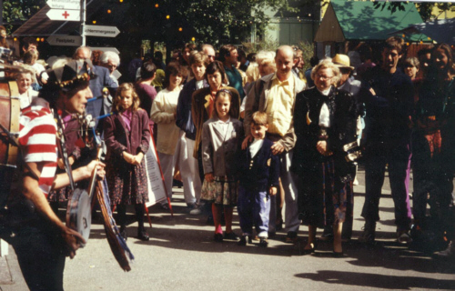 family in the zoo